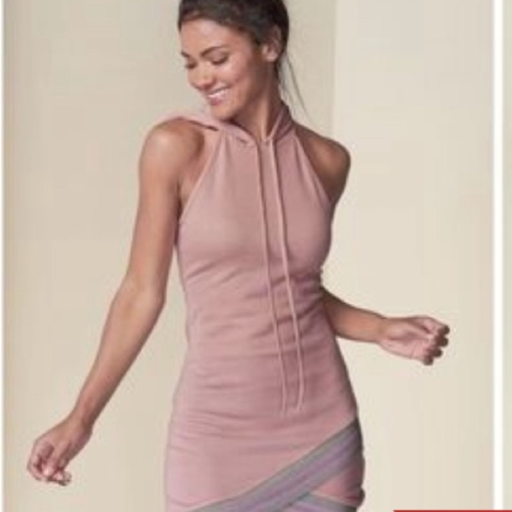 🎉HP🎉Venus sleeveless hoodie all season dress price firm.